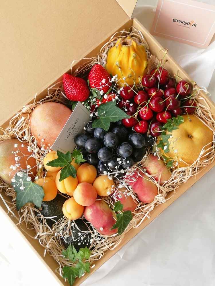 Designer's Pick Fruit Box Premium Size With Mango