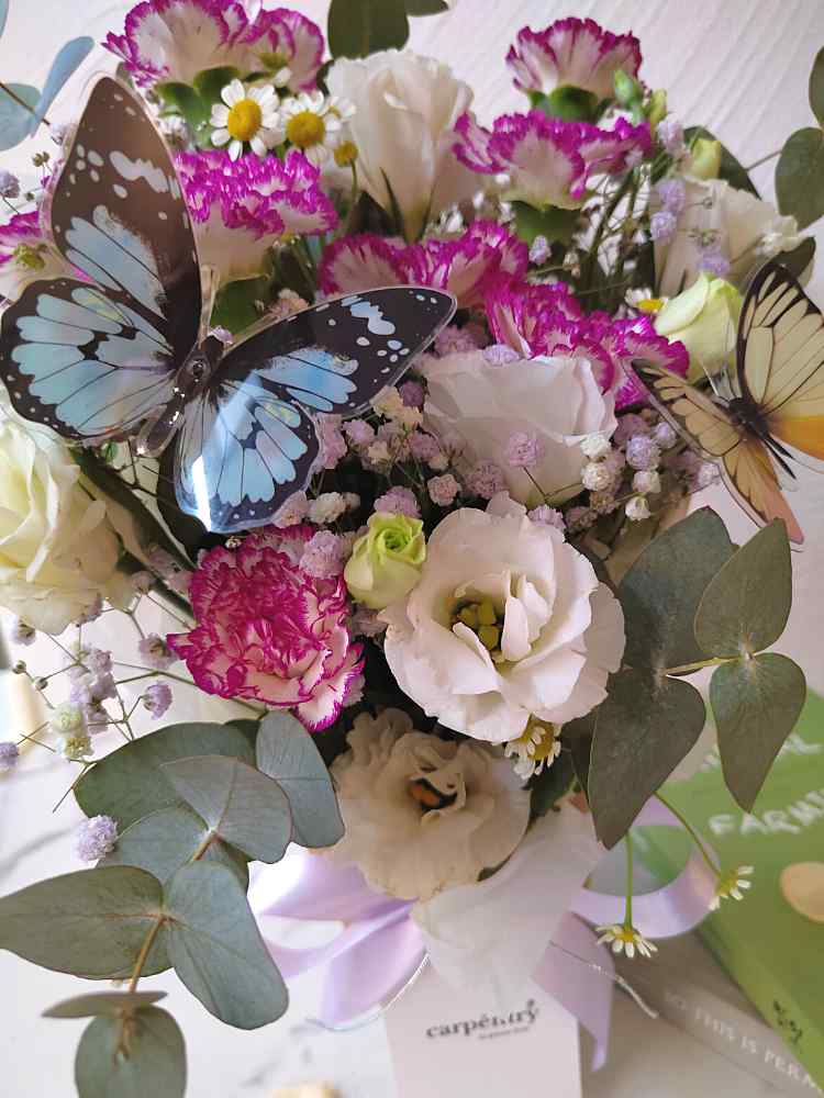 Love You Mom - Mother's Day Flower Bouquet