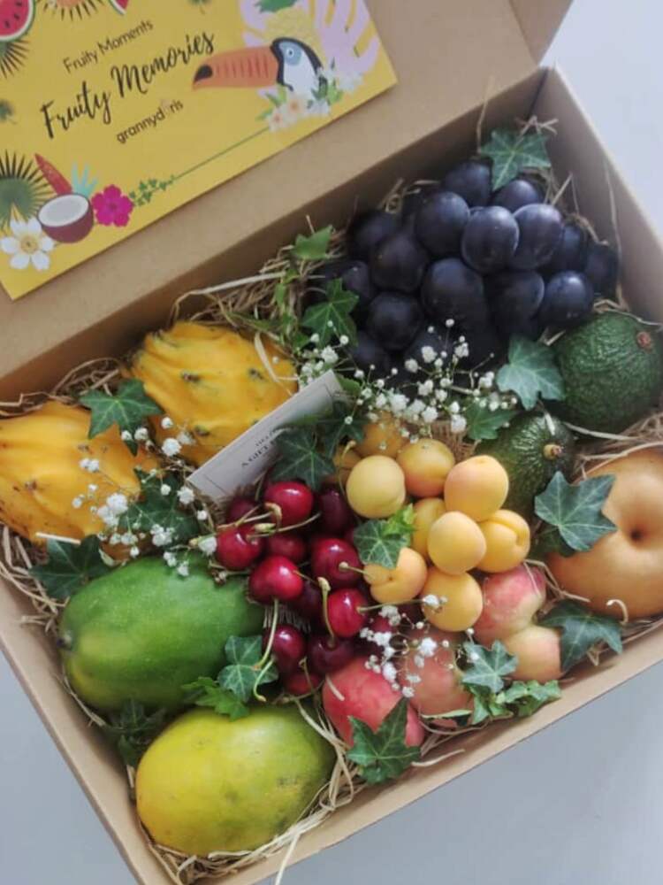 Designer's Pick Fruit Box Premium Size With Pitaya