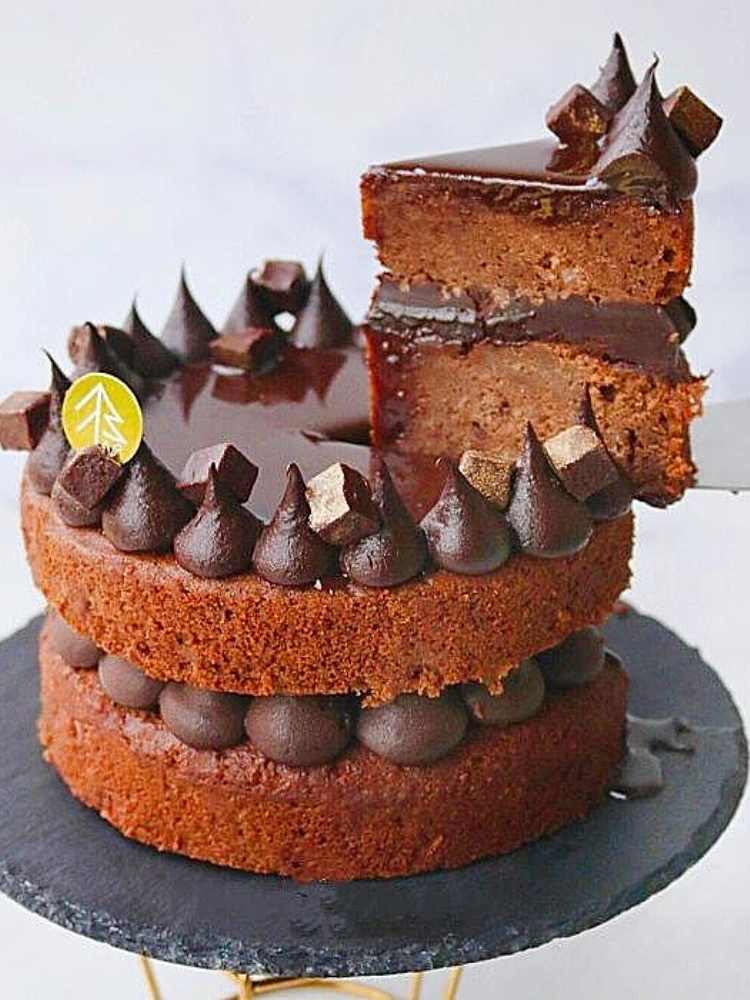 Celebration Bundle - Balloon & Cake (Cold-Pressed Juice)