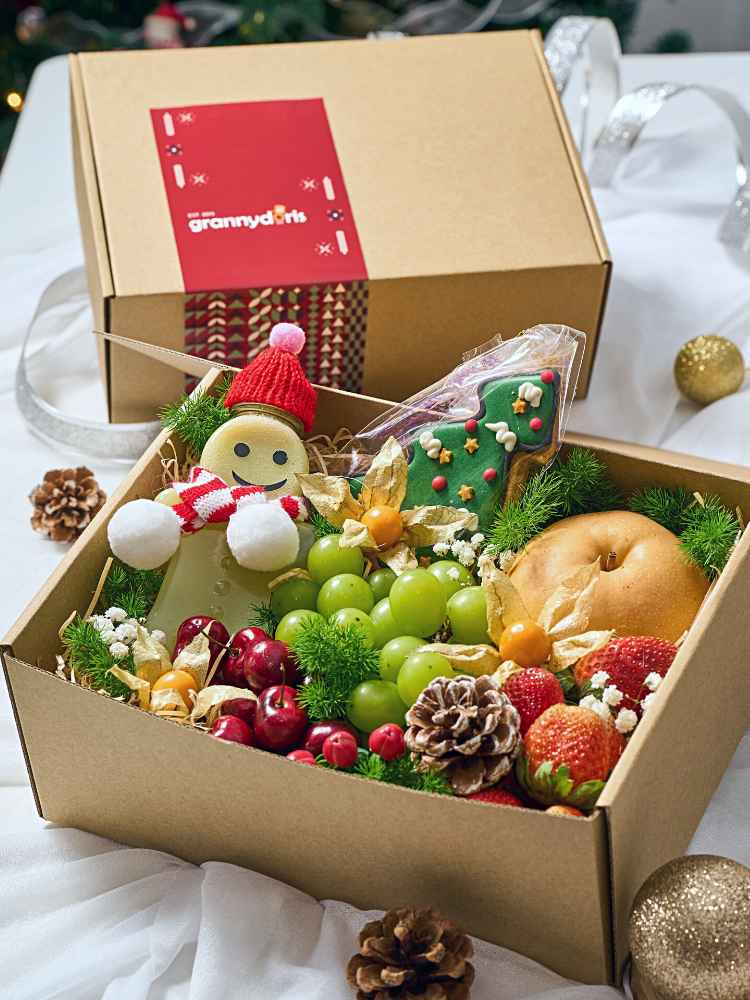 Berry Xmas With Christmas Tree Cookie Fruit Box delivery Malaysia