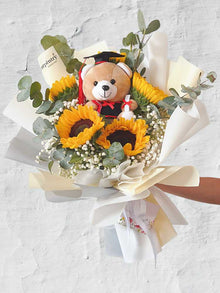  Happy Graduation_Sunflower Bouquet