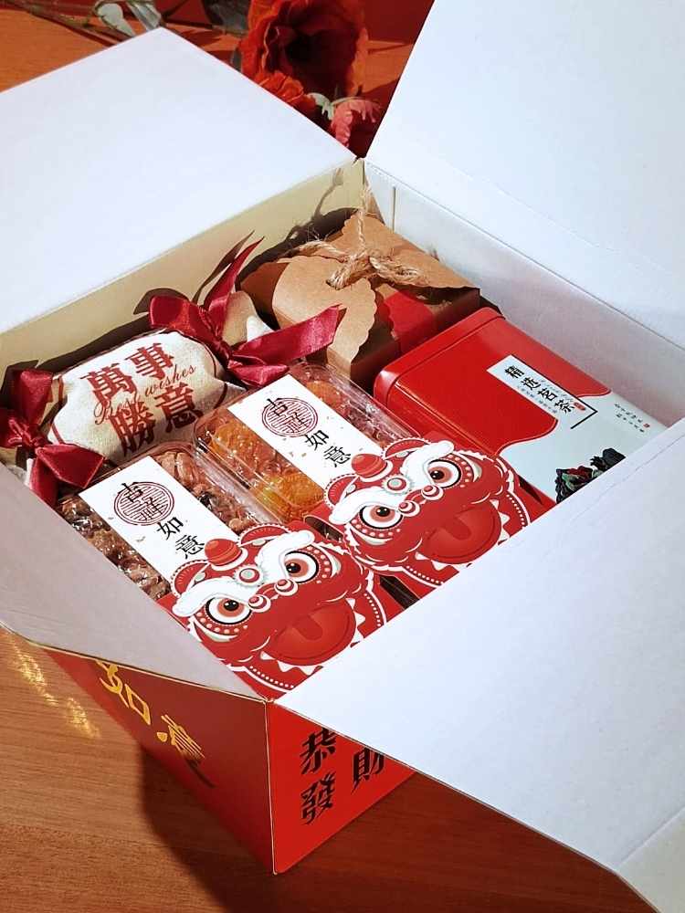 
                      
                        Huat Huat 財神賀喜 - CNY Gift Box
                      
                    