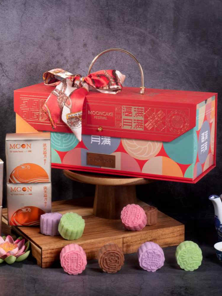 
                      
                        Imperial Gift Set Crepe Mini Mooncake Delivery KL
                      
                    