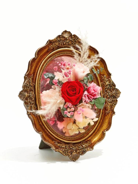 Love Embrace_Preserved Flower Gilt Mirror