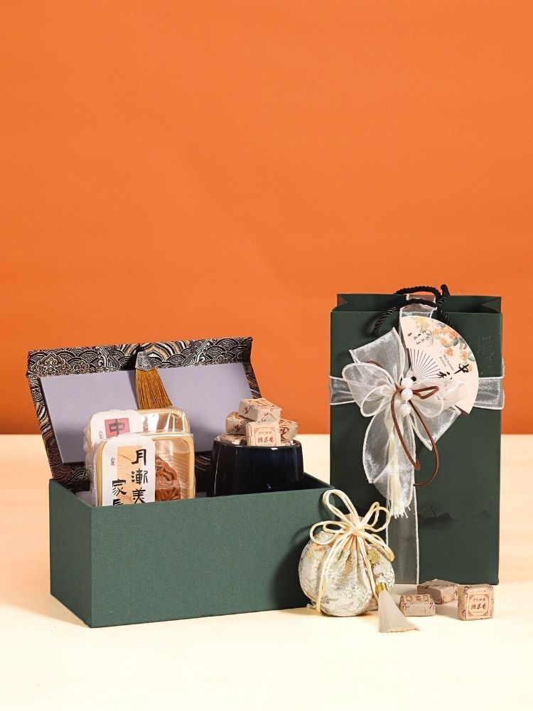 Moonlit Graceful Mooncake Gift Set delivery Kuala Lumpur & Selangor
