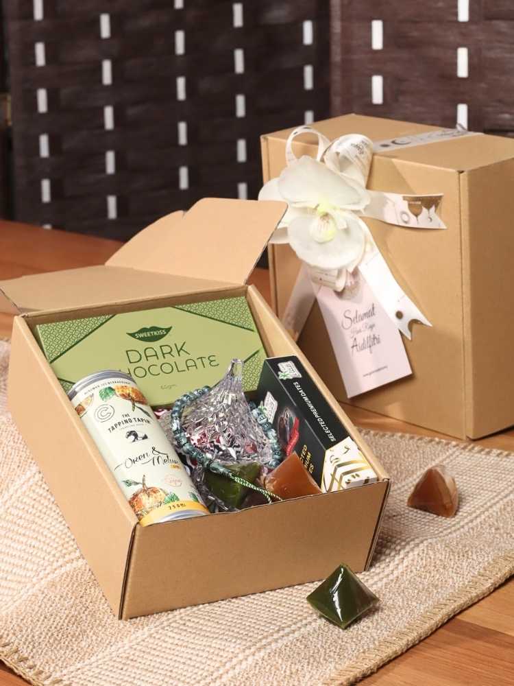 
                      
                        Ramadan Mubarak Raya Gift Box delivery Malaysia
                      
                    