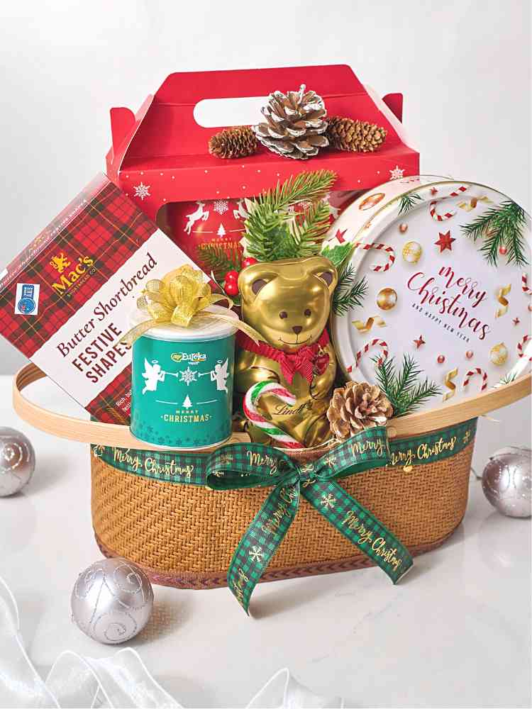 Santa's Favorite Treats Christmas Hamper