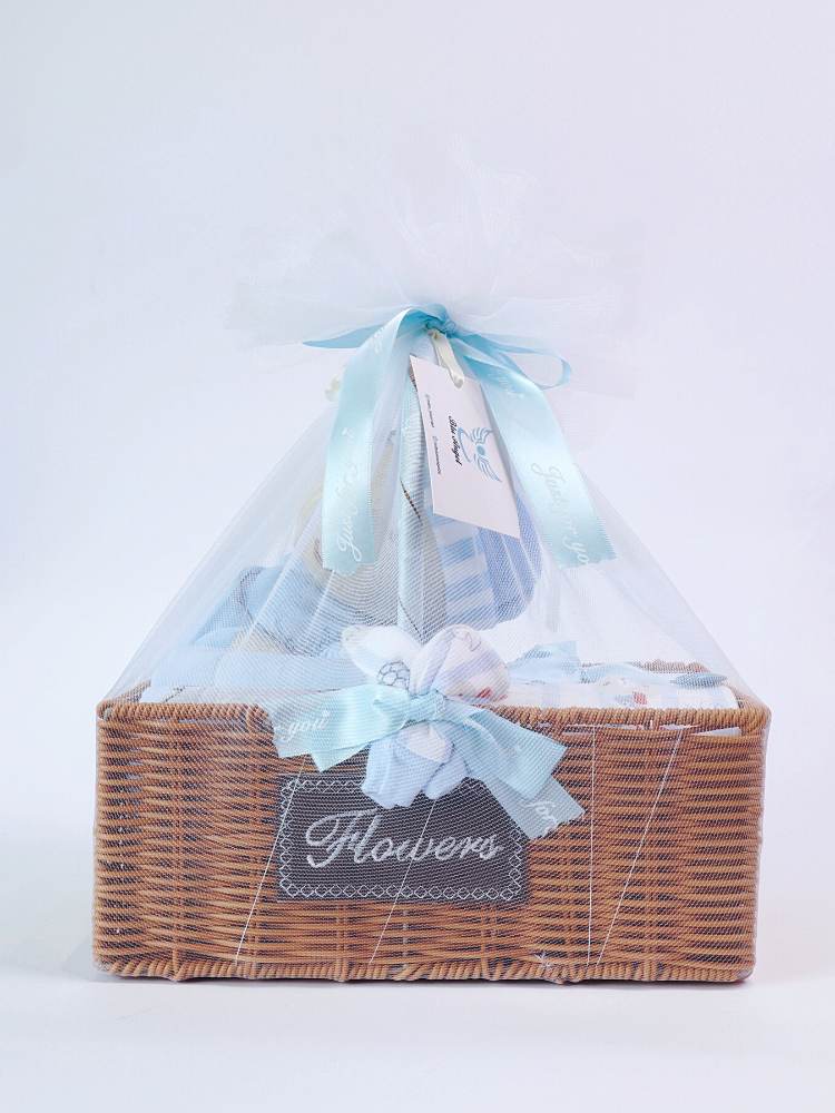 The Dreamy Bear Baby Gift Basket