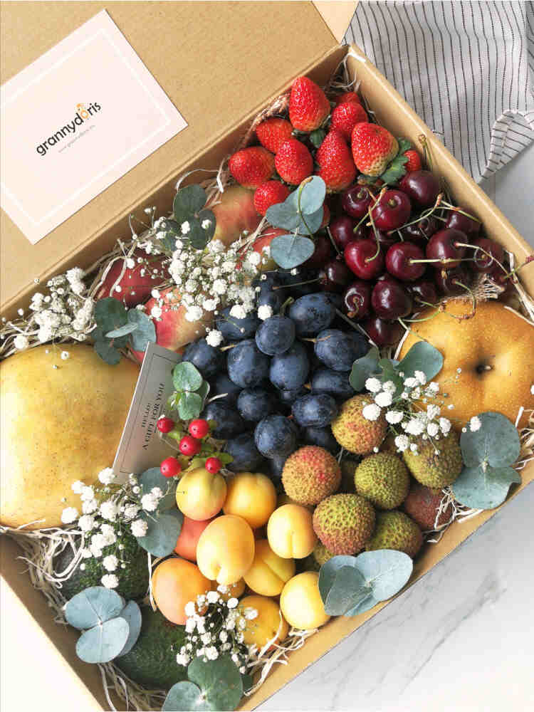 Designer's Pick Fruit Box Premium Size With Lychee