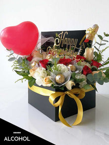  Sweet Romance_Moet & Flower Gift Box