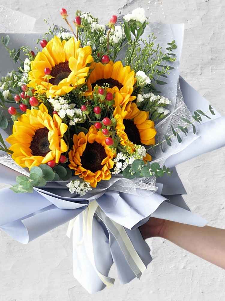 
                      
                        Sweet Sunrise_Sunflower Bouquet
                      
                    