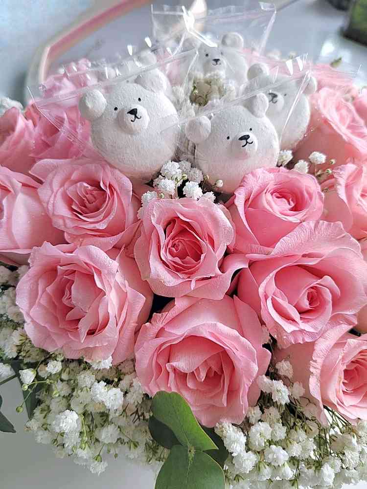 
                      
                        Tiamo Valentines Roses & Macaron Box Delivery Kuala Lumpur
                      
                    
