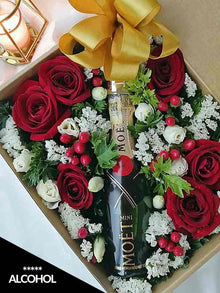  Victoria Moet & Rose Gift Box