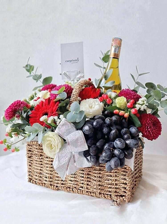 Yarra Valley Flower Basket_Sparkling Juice & Grapes